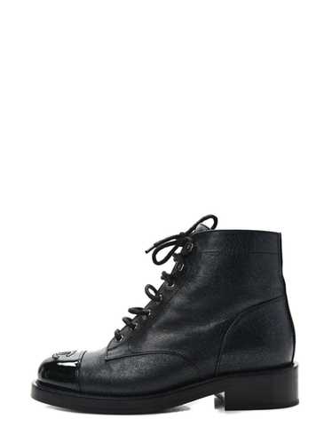CHANEL Pre-Owned CC leather combat boots - Black