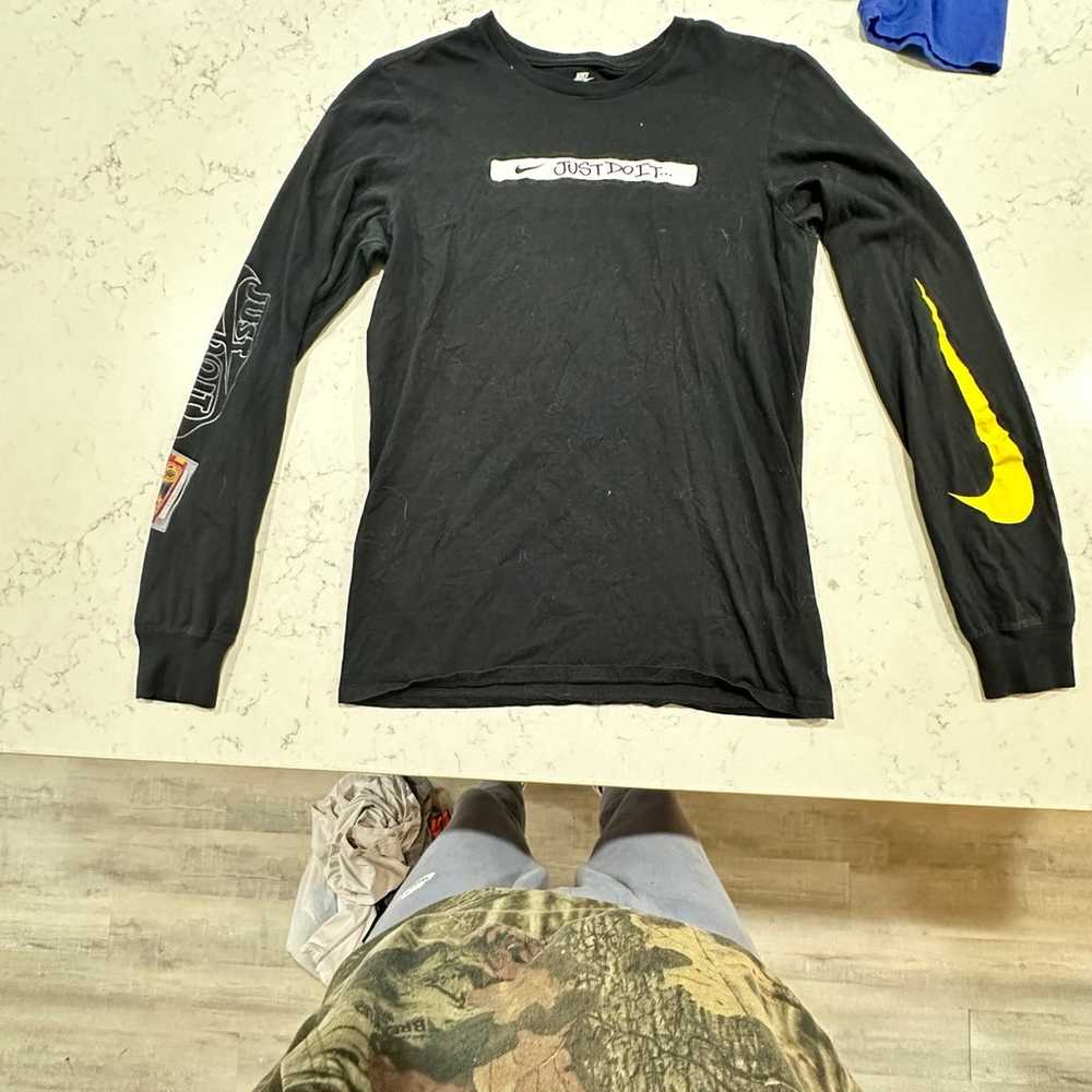 Nike long sleeve shirts for men - image 1