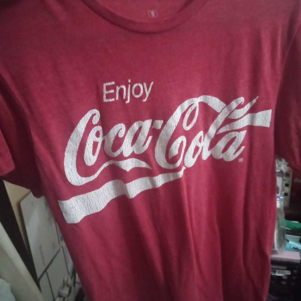 Coca-Cola Vintage Enjoy Coke Logo T-Shirt sz Smal… - image 2