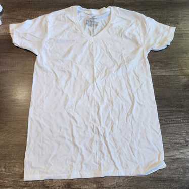 Lot Of 5 Hanes V-Neck White SS T-Shirts Men's Sma… - image 1