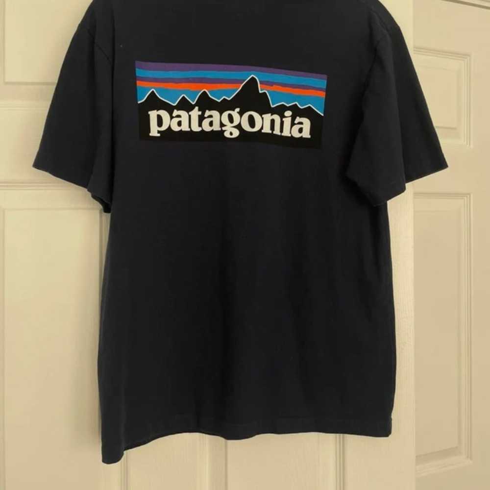 Patagonia Navy T Shirt Size Small - image 2