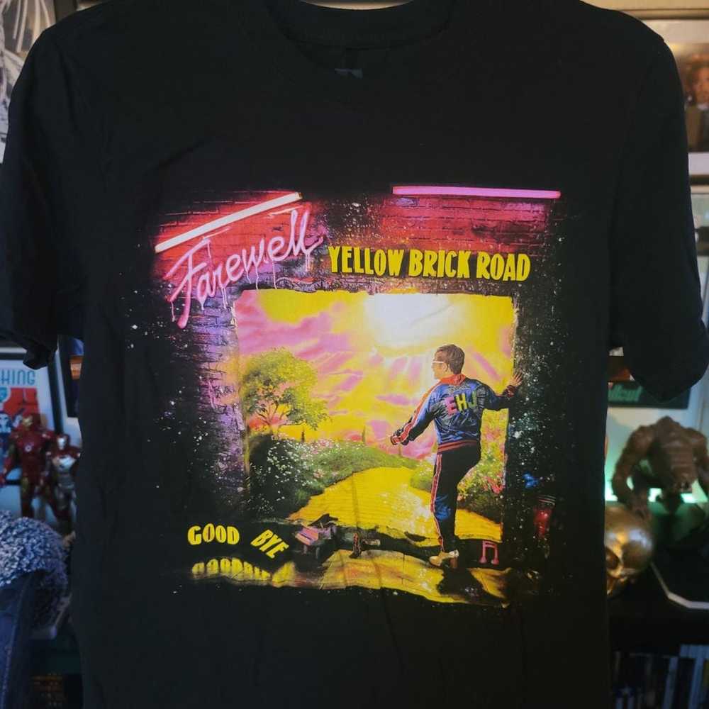 Mens 2019 Elton John Farewell Tour Tshirt Size MED - image 1