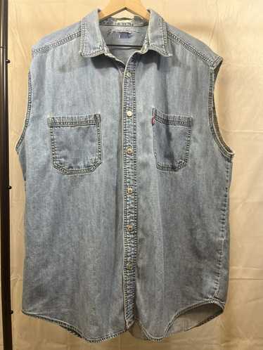 Levi's × Vintage Levi’s Distressed Faded Button Do