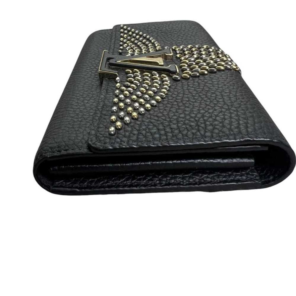 Louis Vuitton Capucines leather wallet - image 6