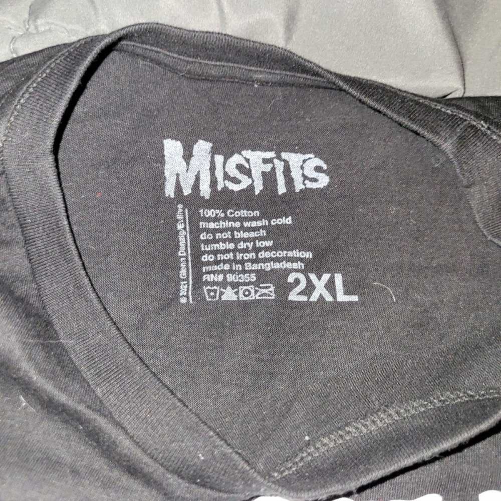 Misfits t shirt xxl - image 2
