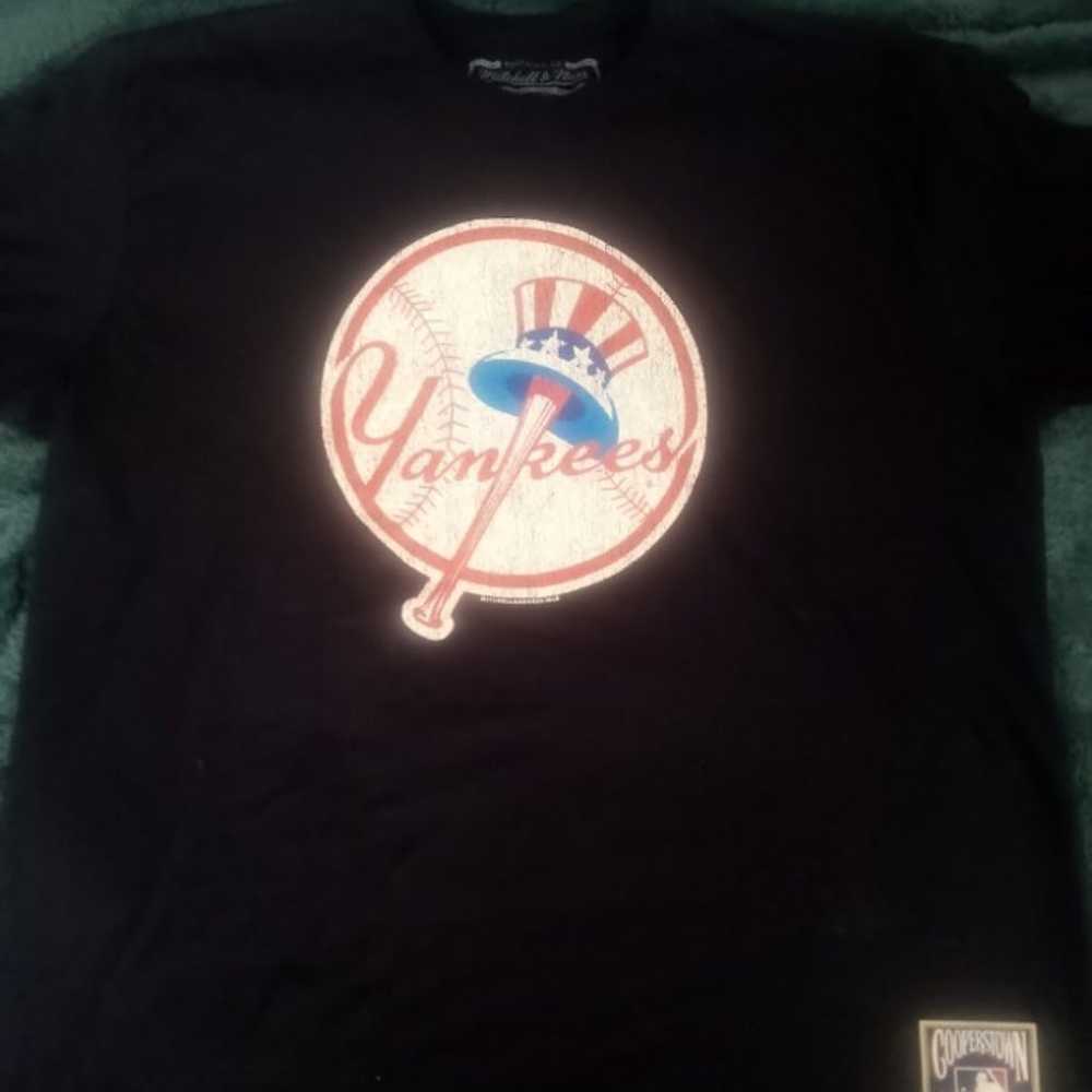 NY YANKEES MITCHELL AND NESS T-SHIRT - image 1