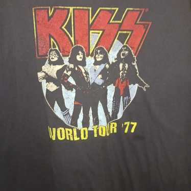 KISS World Tour 77 tshirt - image 1