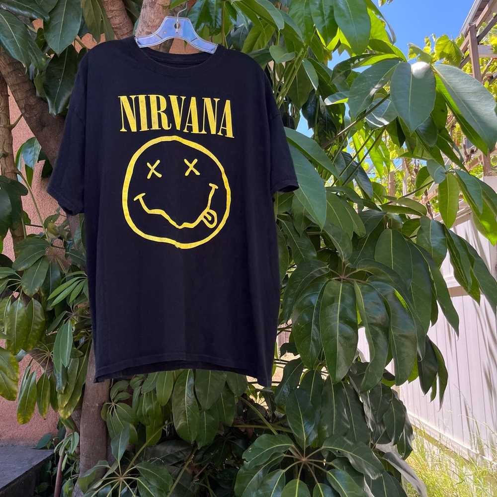 Nirvana black and yellow graphic band t-shirt! - image 1