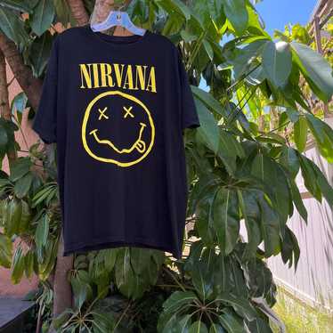 Nirvana black and yellow graphic band t-shirt! - image 1