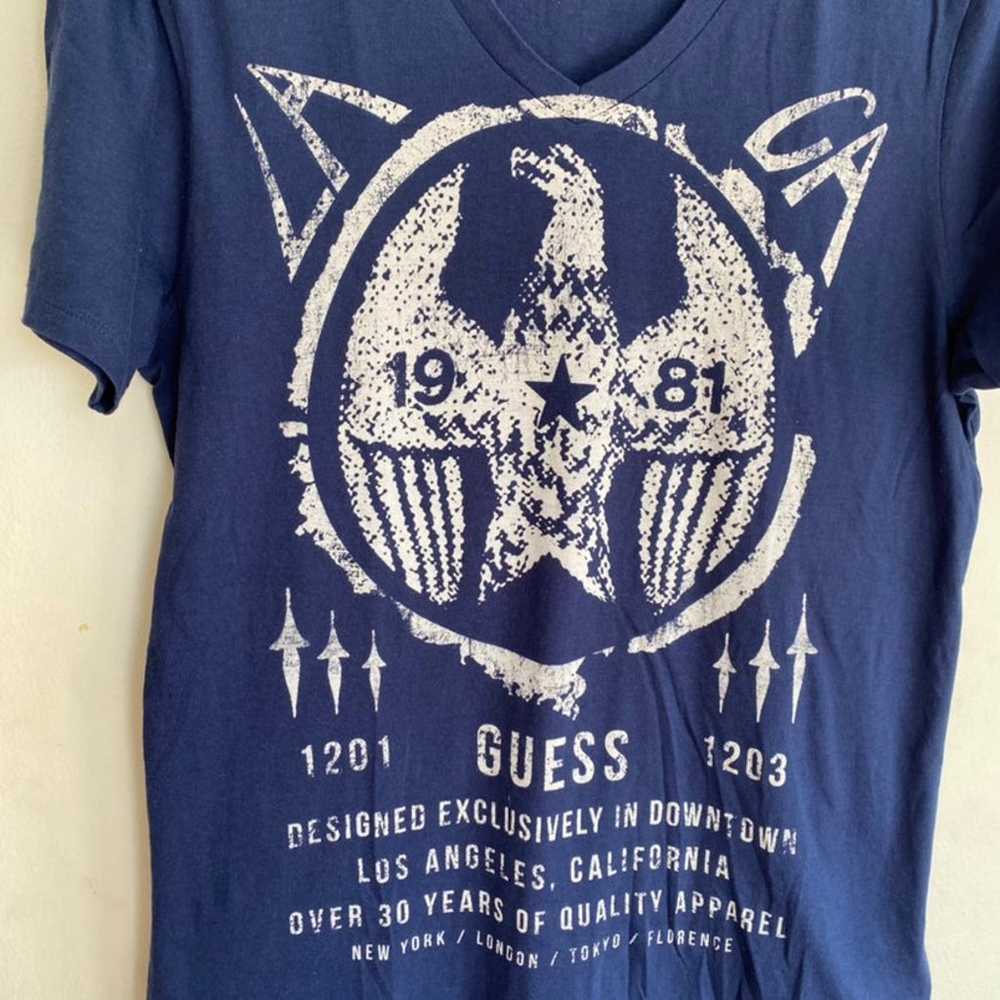 Guess 1981 30 years Star v neck graphic - image 2