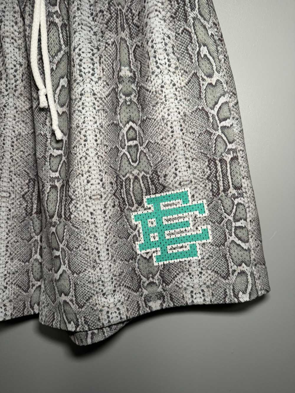 Eric Emanuel Eric Emanuel grey snake skin Shorts … - image 3