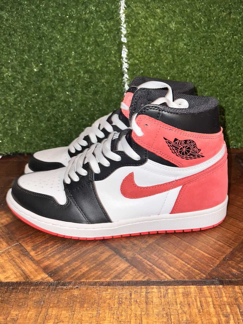 Jordan Brand × Nike AIR JORDAN 1 RETRO HIGH OG 'T… - image 2