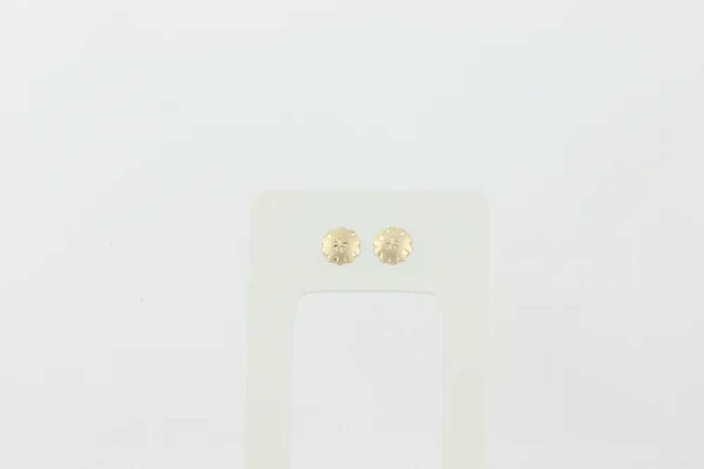 14k Yellow Gold Round Flower Shape Earrings Stud … - image 5
