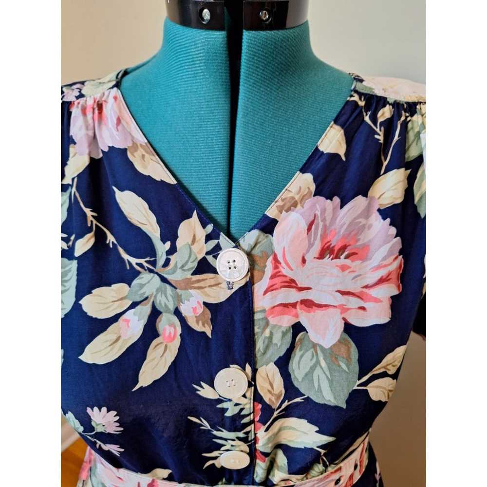 Vintage 80s does 40s Navy Floral Rayon Dress Wome… - image 8