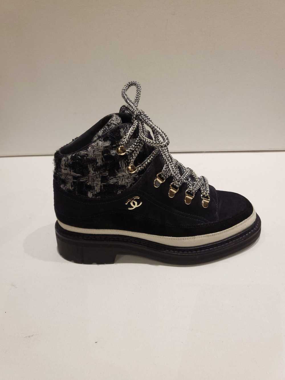 Chanel Chanel Black Suede and Tweed Lace up Ankle… - image 3