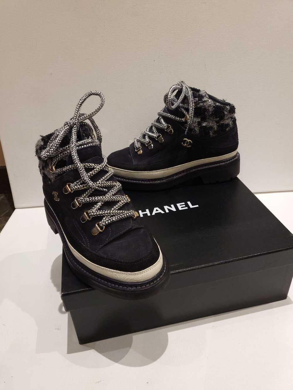 Chanel Chanel Black Suede and Tweed Lace up Ankle… - image 4