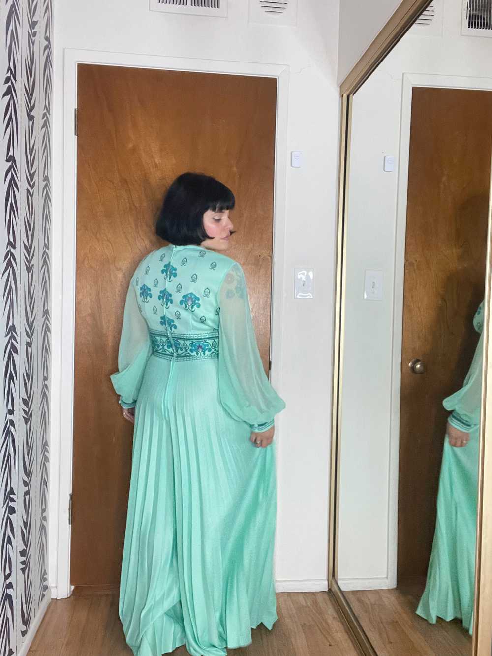 Vintage 70s “Alfred Shaheen” Turquoise Pleated Ju… - image 8