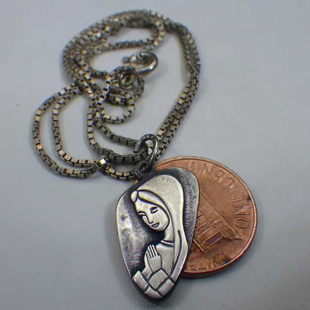 Petite Vintage 1950s Madonna Pendant Necklace, Be… - image 4