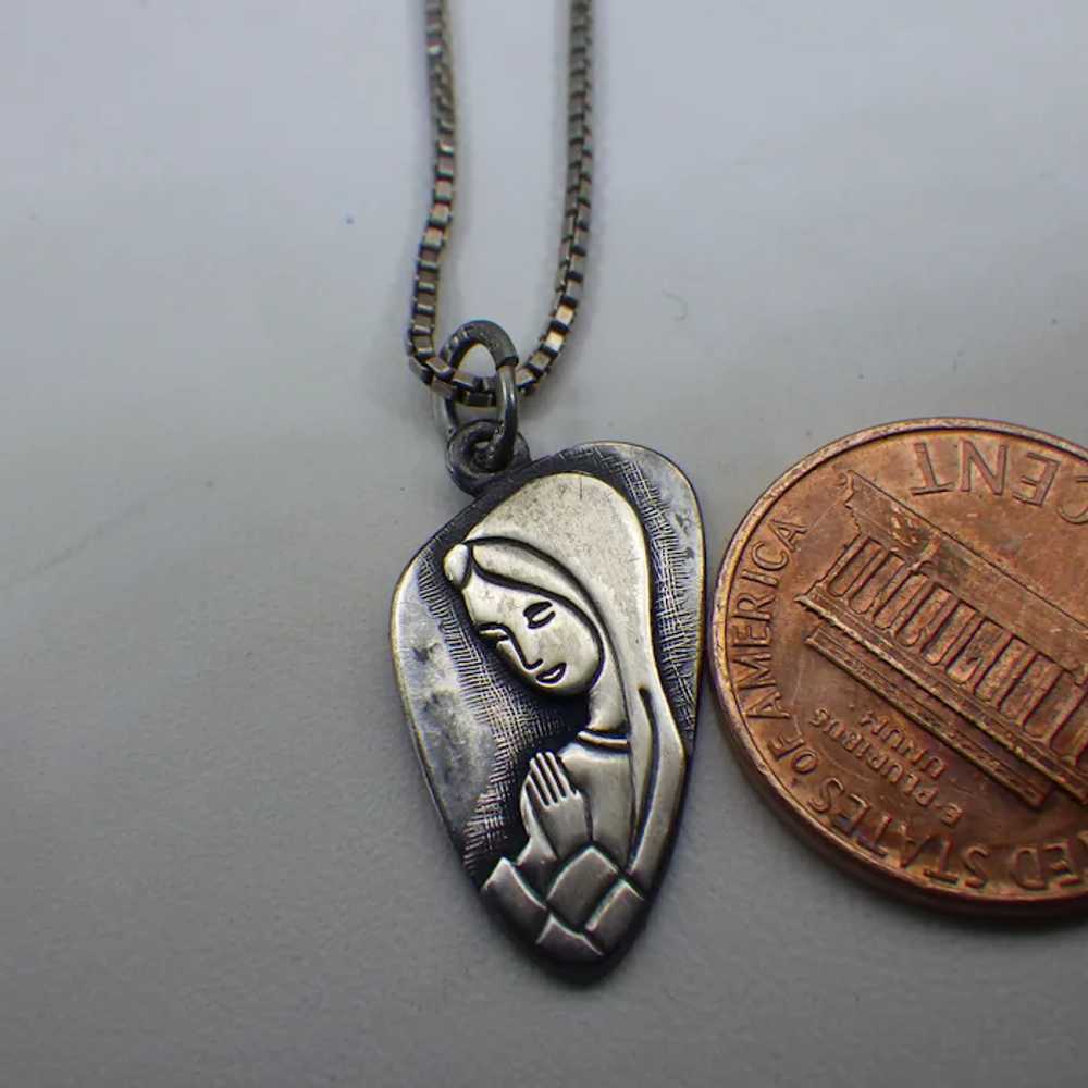 Petite Vintage 1950s Madonna Pendant Necklace, Be… - image 5