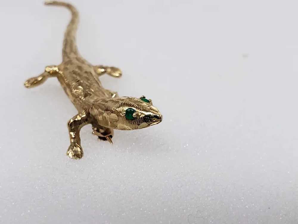 14K Yellow Gold W/ Emerald Lizard Pin Brooch - image 6