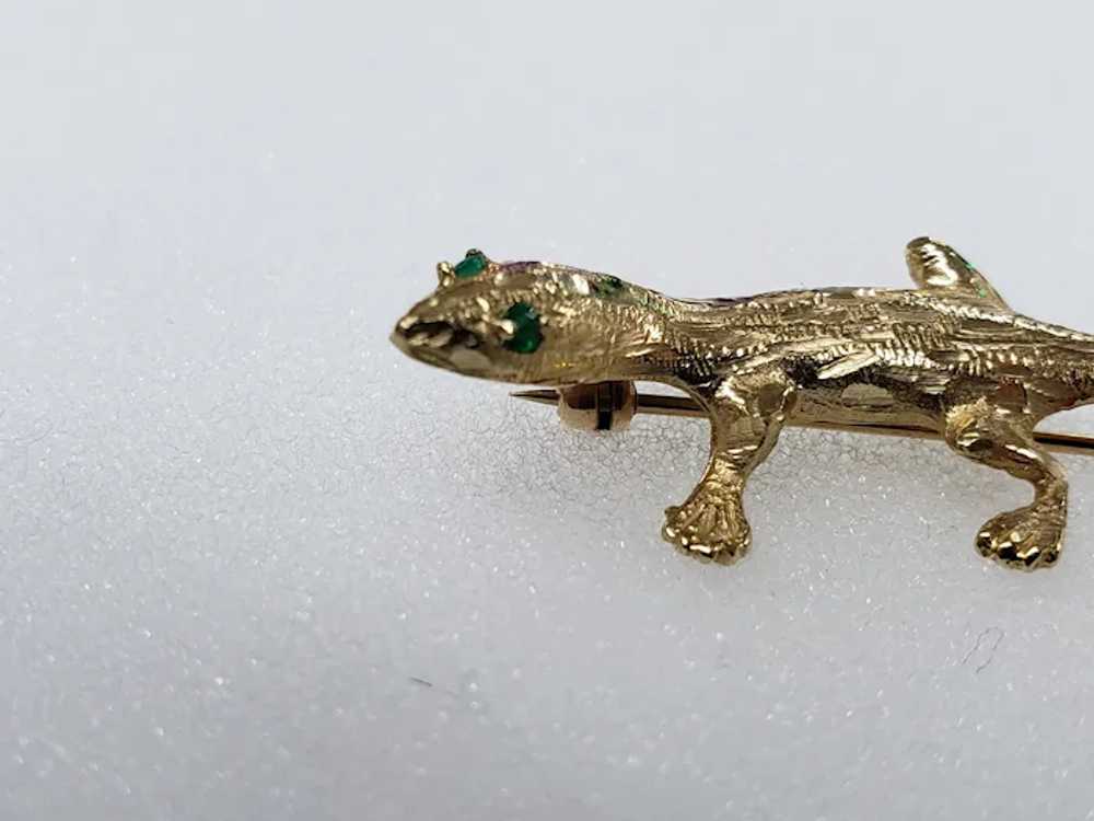 14K Yellow Gold W/ Emerald Lizard Pin Brooch - image 7