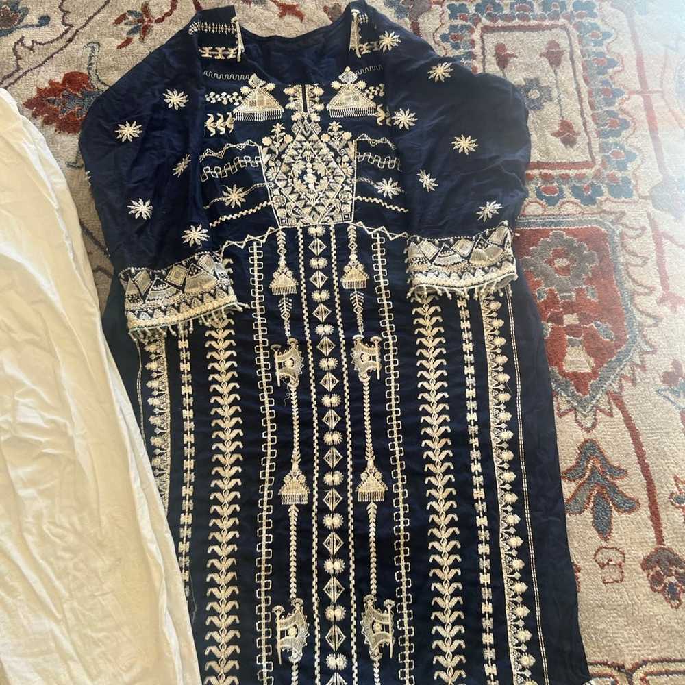 dress used once 3 piece  Pakistani  dress lawn xl - image 2