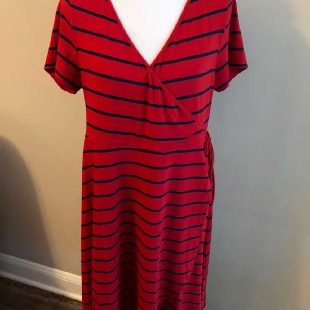 Red and black striped fashionable women's dress - image 1