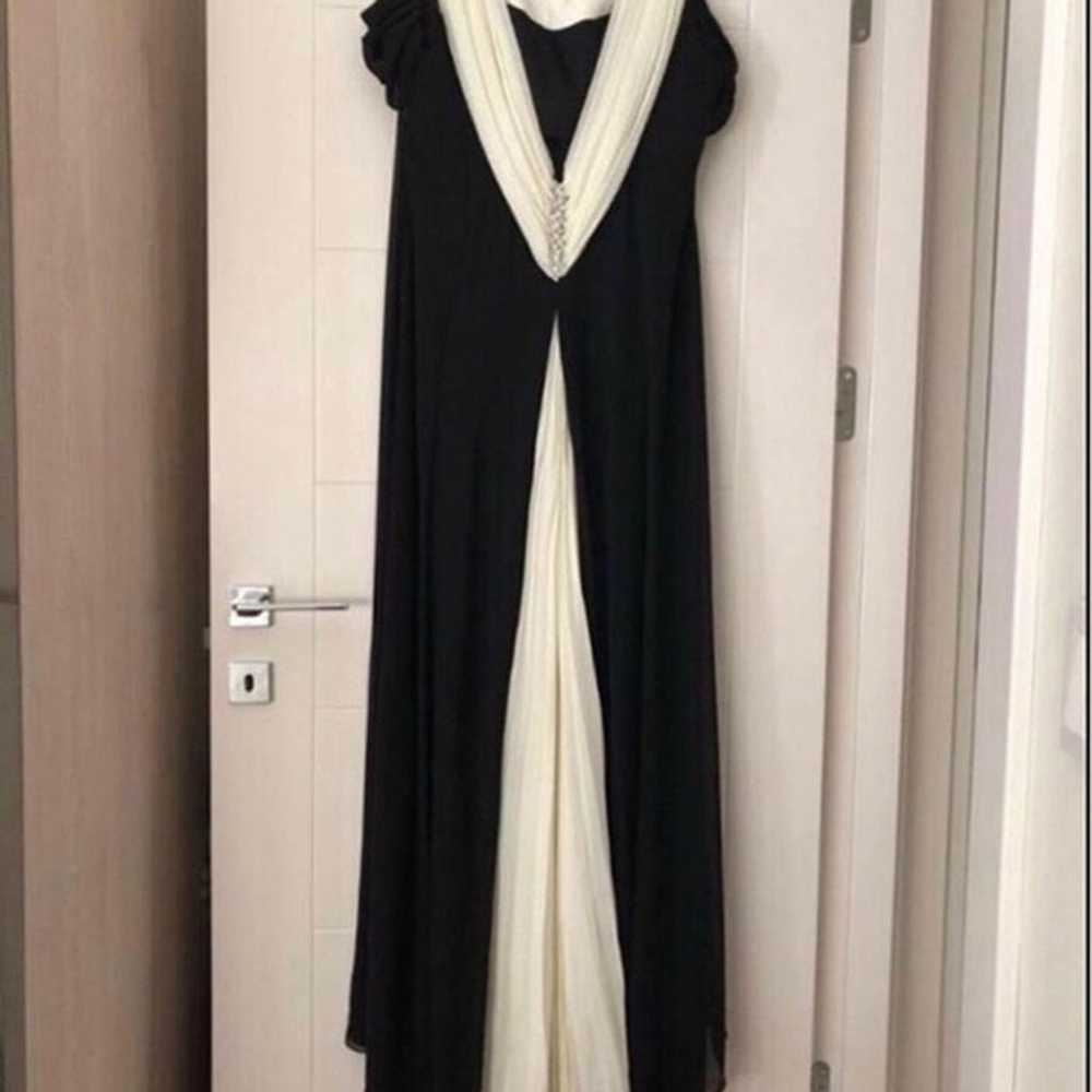 Black and cream chiffon gown - image 3