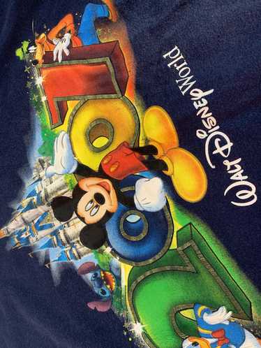 Disney 2007 Disney Friends shirt Large