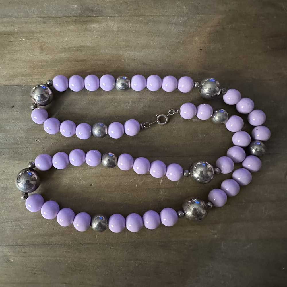 Vintage Vintage lilac and silver bead necklace - image 2