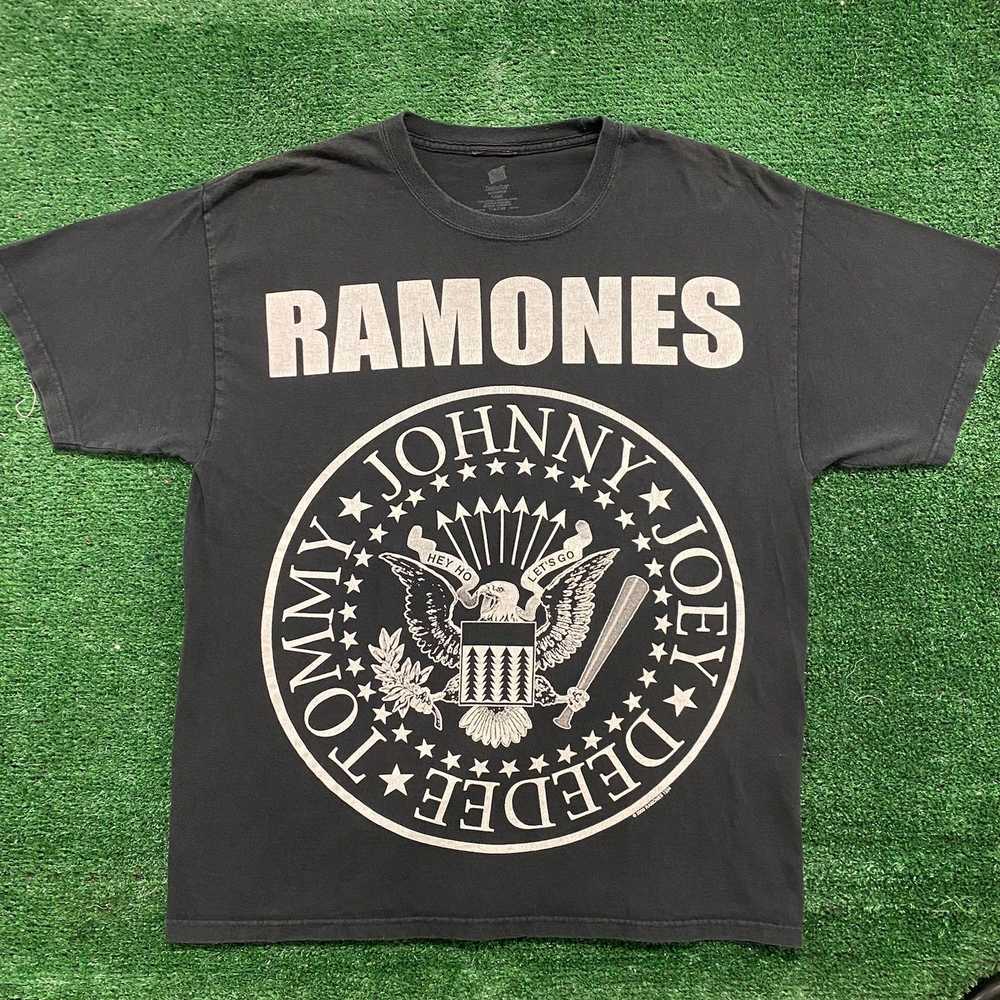 Band Tees × Rock T Shirt × Vintage Vintage Y2K Ra… - image 1