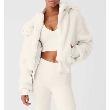 Cozy up in the Alo Yoga Flurry Sherpa Jacket
