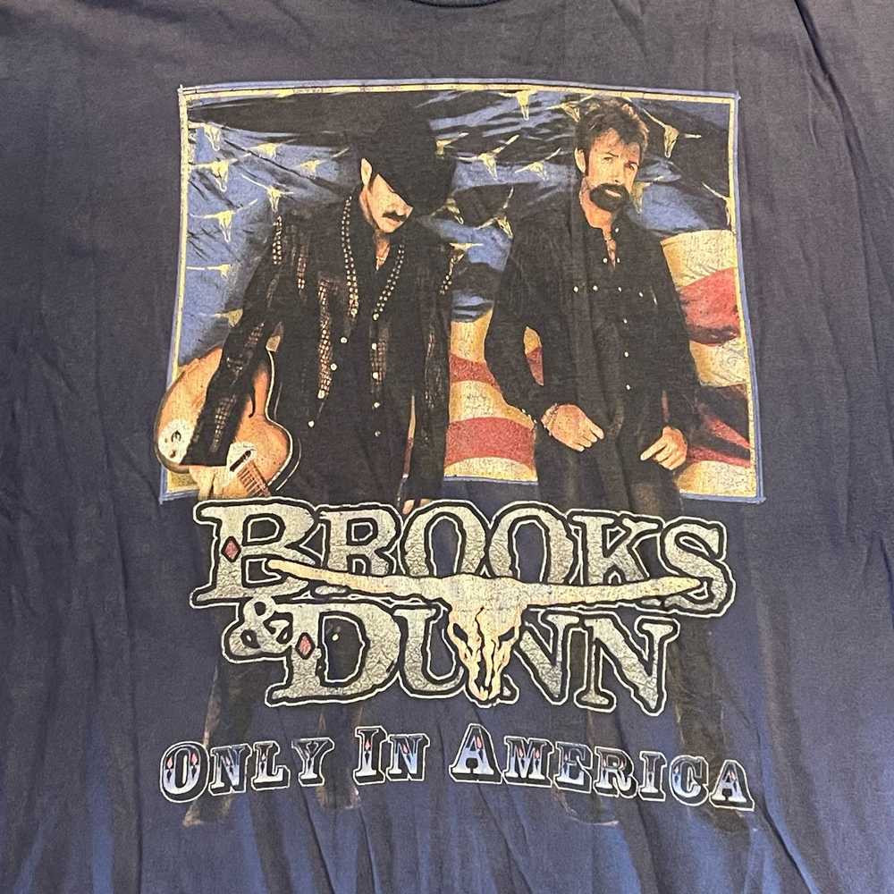 Hanes Vintage Brooks & Dunn Only in America T-shi… - image 2