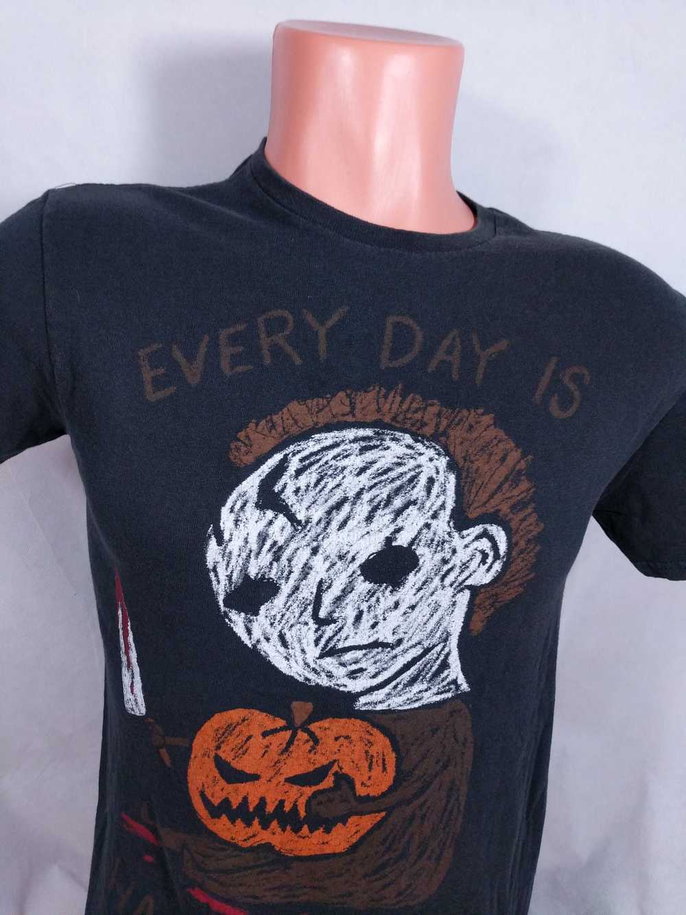 Movie Every Day Is Halloween T-Shirt Sz Small Bla… - image 2