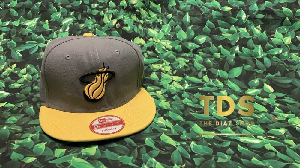 Hat Miami Heat grey/yellow SnapBack Hat - image 1