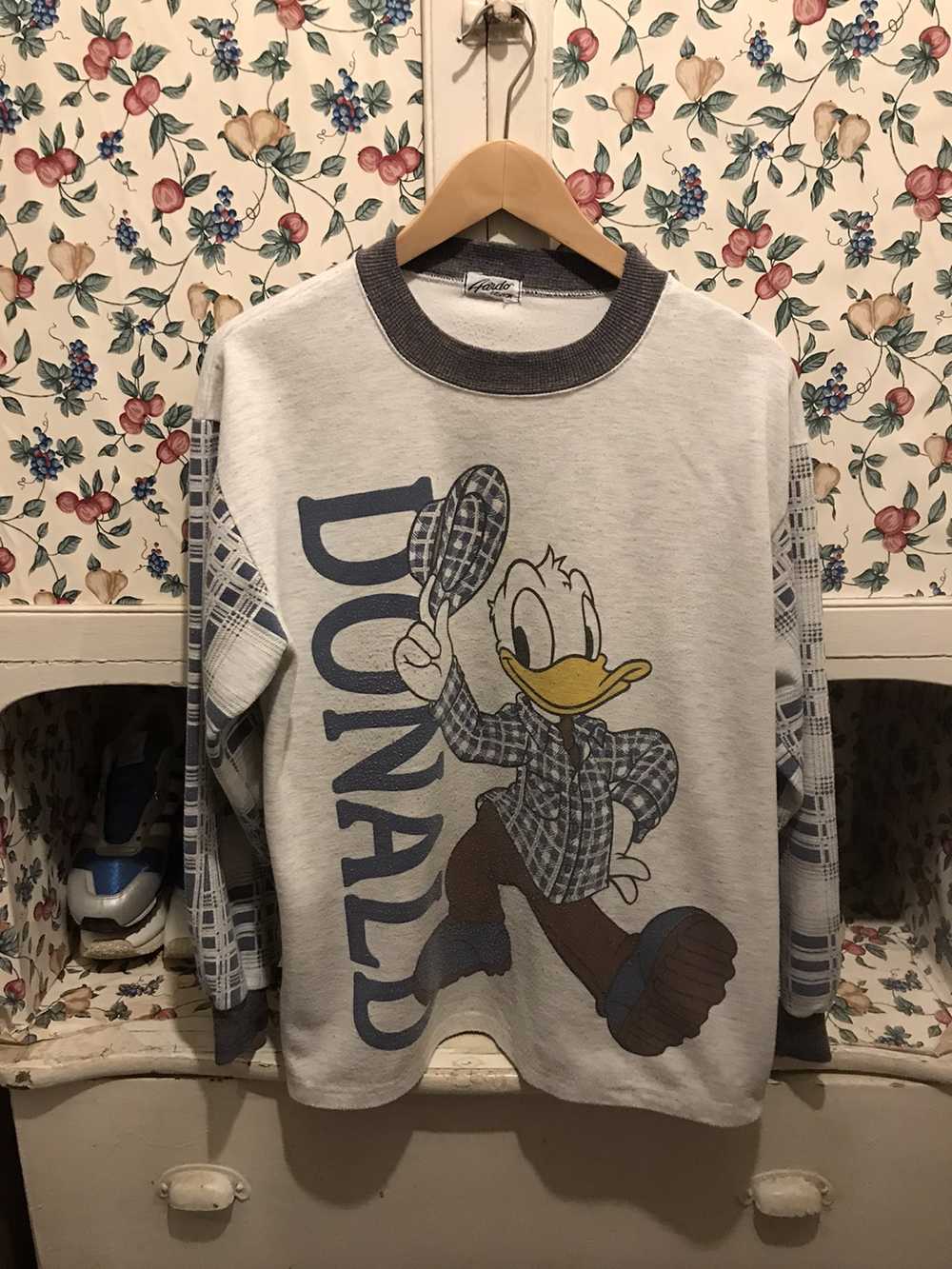 Vintage Vintage 90s Donald Duck Crewneck - image 1