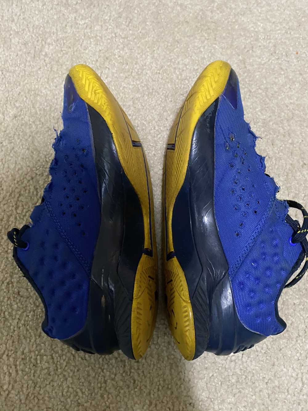 Under Armour UA BGS CURRY LOW - image 1