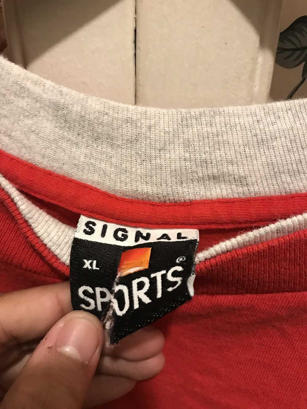 Signal Sport × Vintage Vintage 90s Bulls T-shirt - image 3