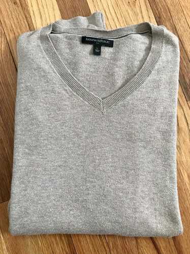 Banana Republic Light Tan/Gray V-neck Sweater Size