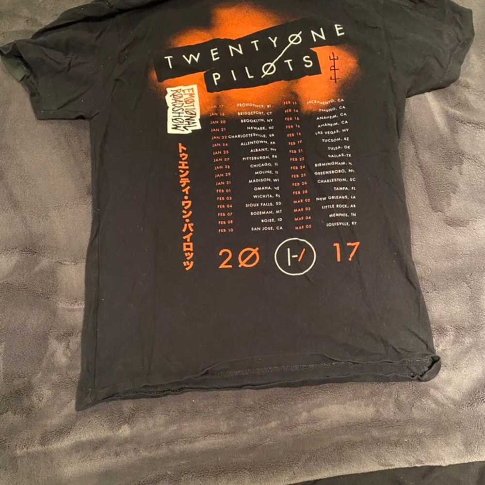 Twenty one pilots concert tee shirt - image 2