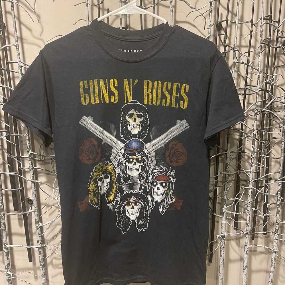 Authentic / Vintage Guns N' Roses Cross & Skulls T - image 1