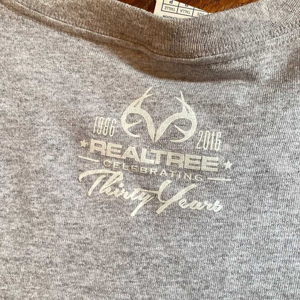 RealTree outfitters t-shirt size S never used - image 6
