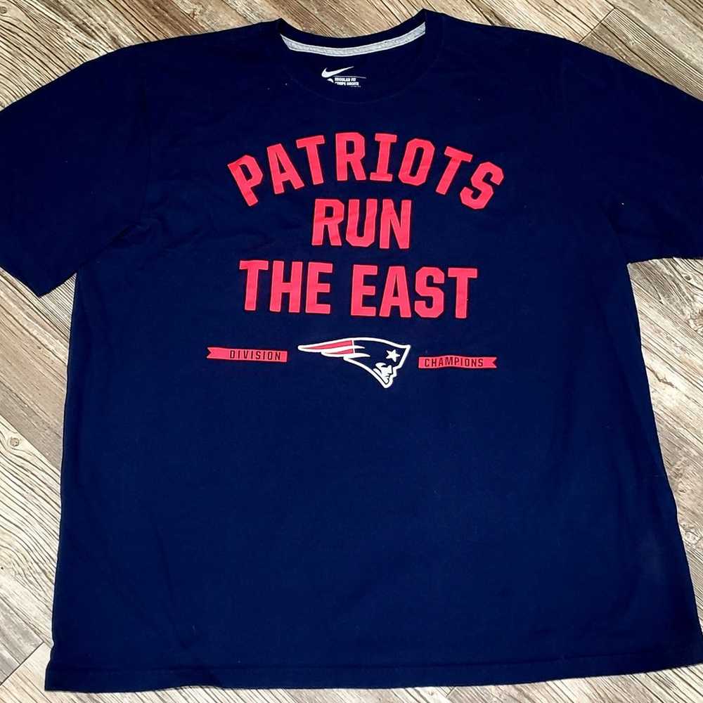 NIKE NFL NEW ENGLAND PATRIOTS FOOTBALL RUN THE EA… - image 1