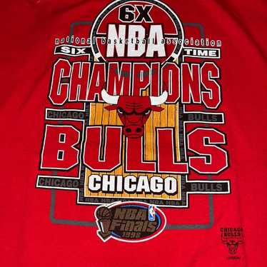 Logo 7 chicago bulls shirt - image 1
