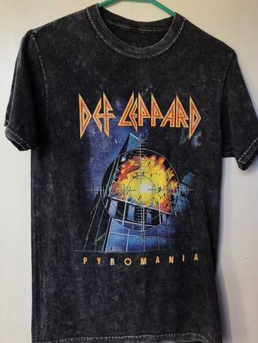 Daydreamer store Def Leppard TNT Pyromania '83 Ringer Tee Size XS