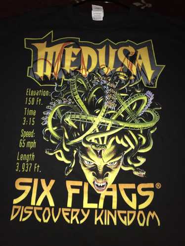 Vintage Rare 6 flags Medusa t-shirt