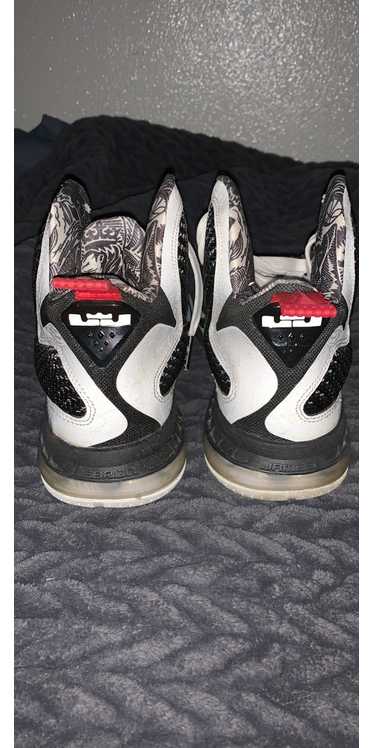 Nike LeBron 9 Freegums Size 7Y