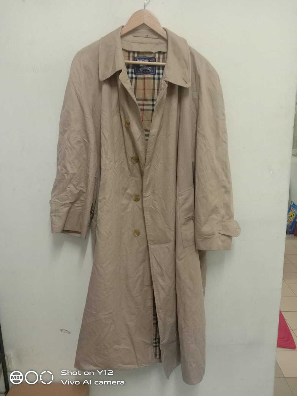 Burberry Burberry trench coat - image 12