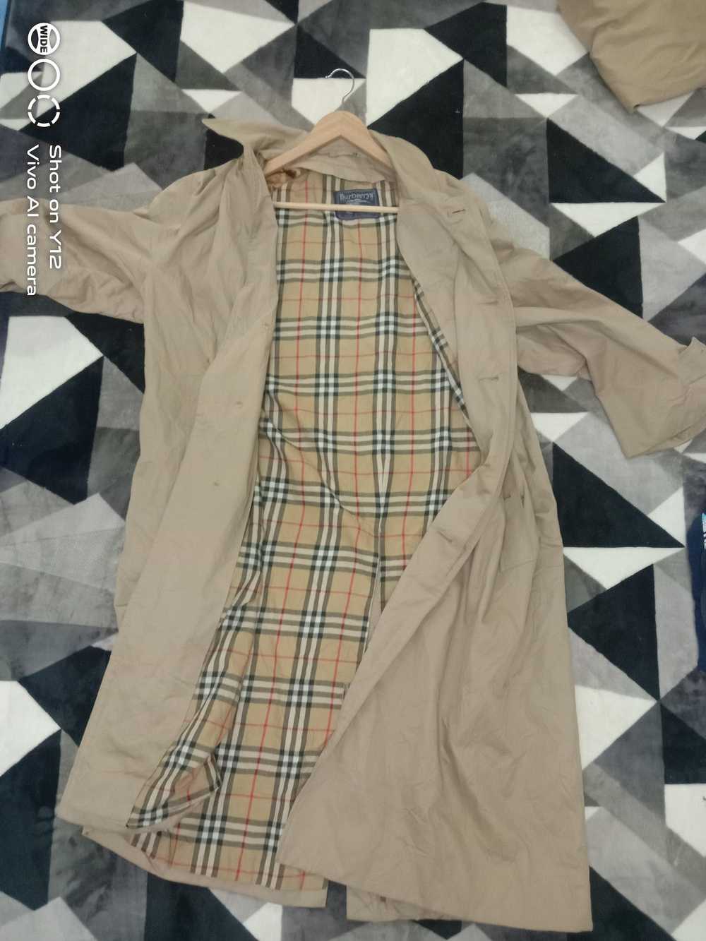 Burberry Burberry trench coat - image 2