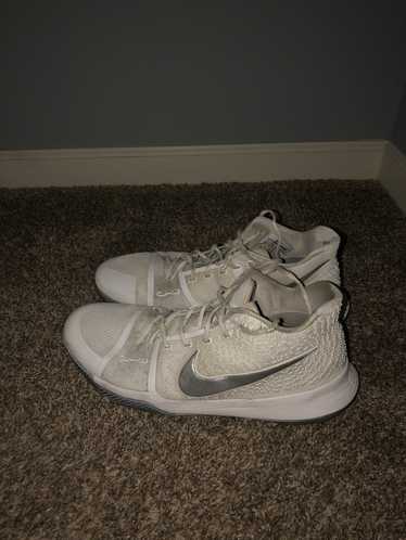 Kyrie 3 white silver best sale